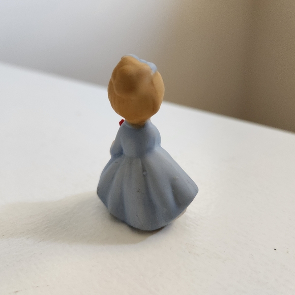 Three ceramic little lady miniature figurines - Picture 4 of 8
